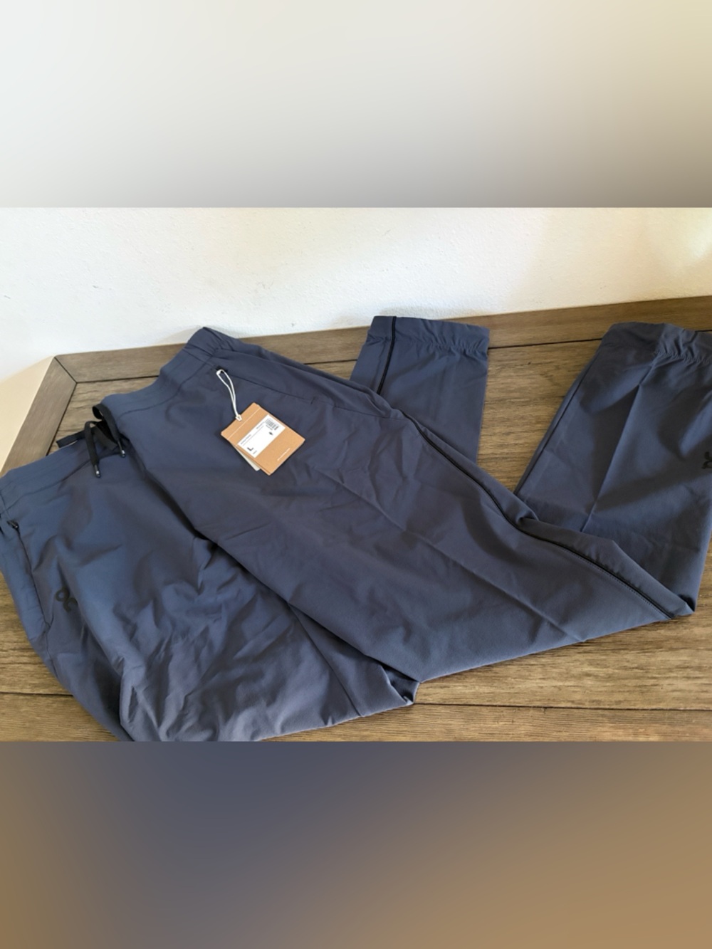NWT [On] Cloud Running Active Pants Performance Joggers Navy Blue Women’s L - Picture 4 of 14